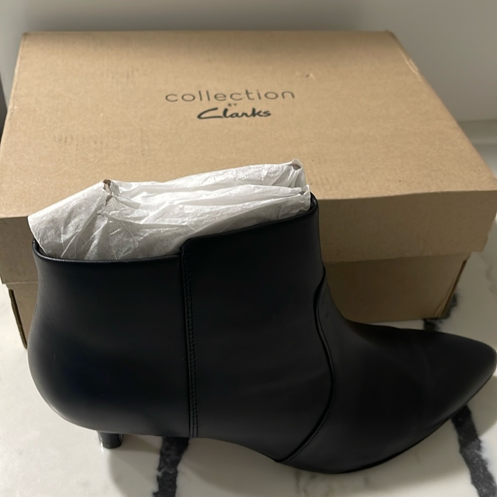Clark’s Collection Kitten Heel Booties